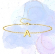 Pulsera de Acero dorado con abalorio Inicial a escoger