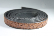 Tira plana cuero sintético marrón efecto trenzado 12x2mm (1 metro)