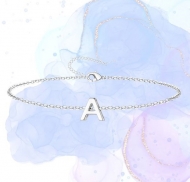 Pulsera de Acero plateado con Inicial abalorio a escoger