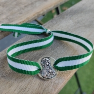 Pulsera virgen del Roco cinta Andaluca conector pastora redondo