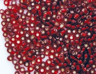 20 GR ROCALLA 10/0 (2.3mm) ROJO INTENSO EFECTO PLATA