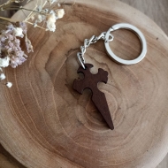 Llavero Cruz Santiago Madera Natural tinte oscuro