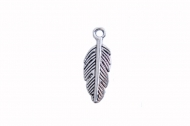 20 COLGANTES PLUMA PLATA ANTIGUA 15x5mm
