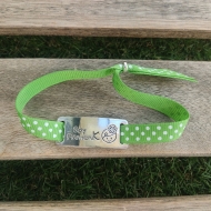Pulsera Soy Flamenk con cinta de lunares verde